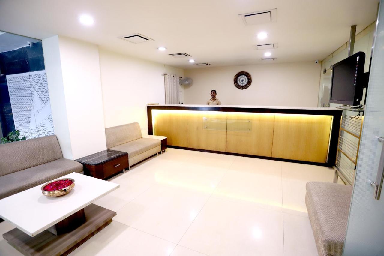 Hotel Blue Pearl Bhopal Eksteriør billede