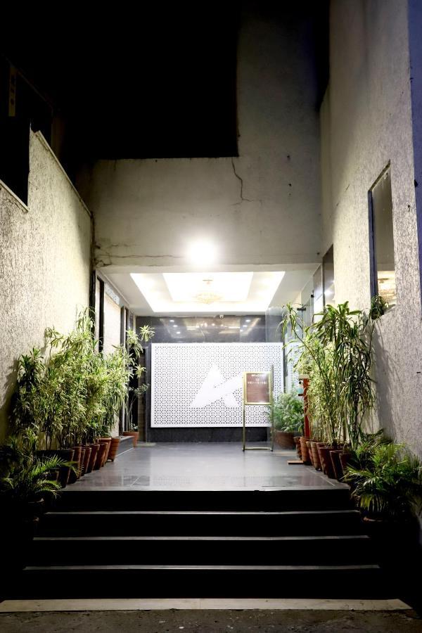 Hotel Blue Pearl Bhopal Eksteriør billede