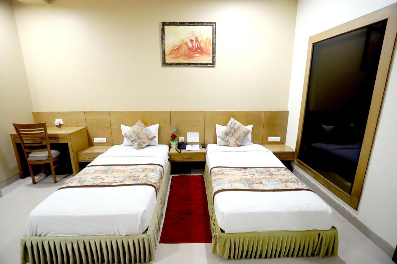 Hotel Blue Pearl Bhopal Eksteriør billede