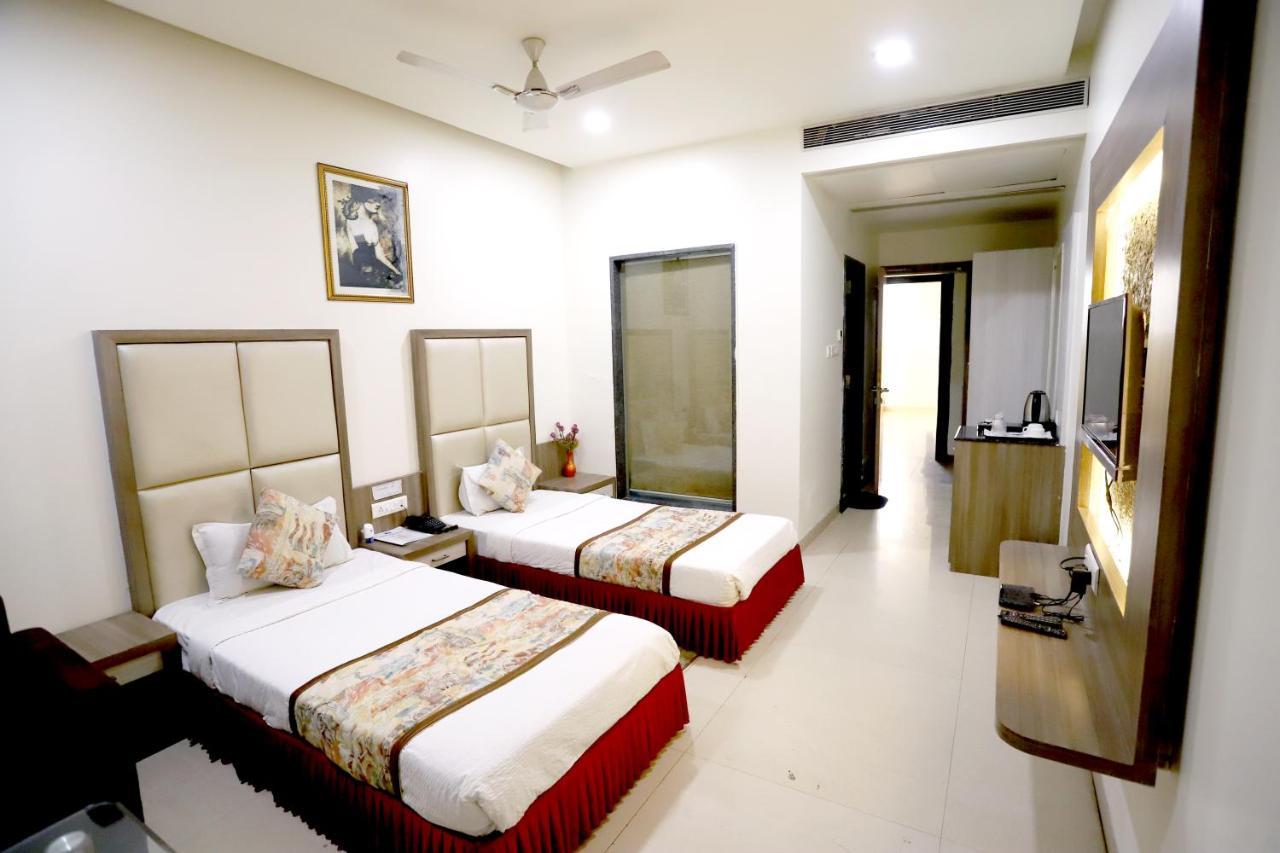 Hotel Blue Pearl Bhopal Eksteriør billede