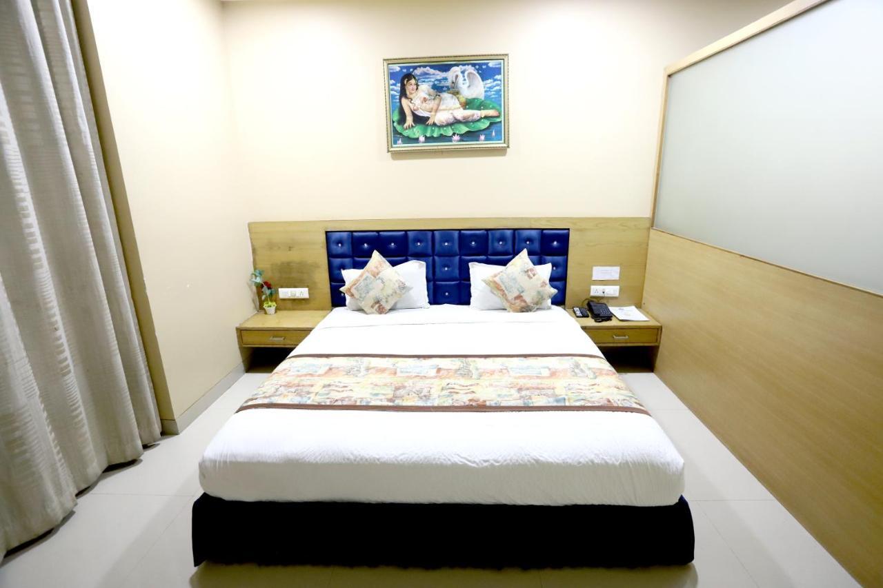 Hotel Blue Pearl Bhopal Eksteriør billede