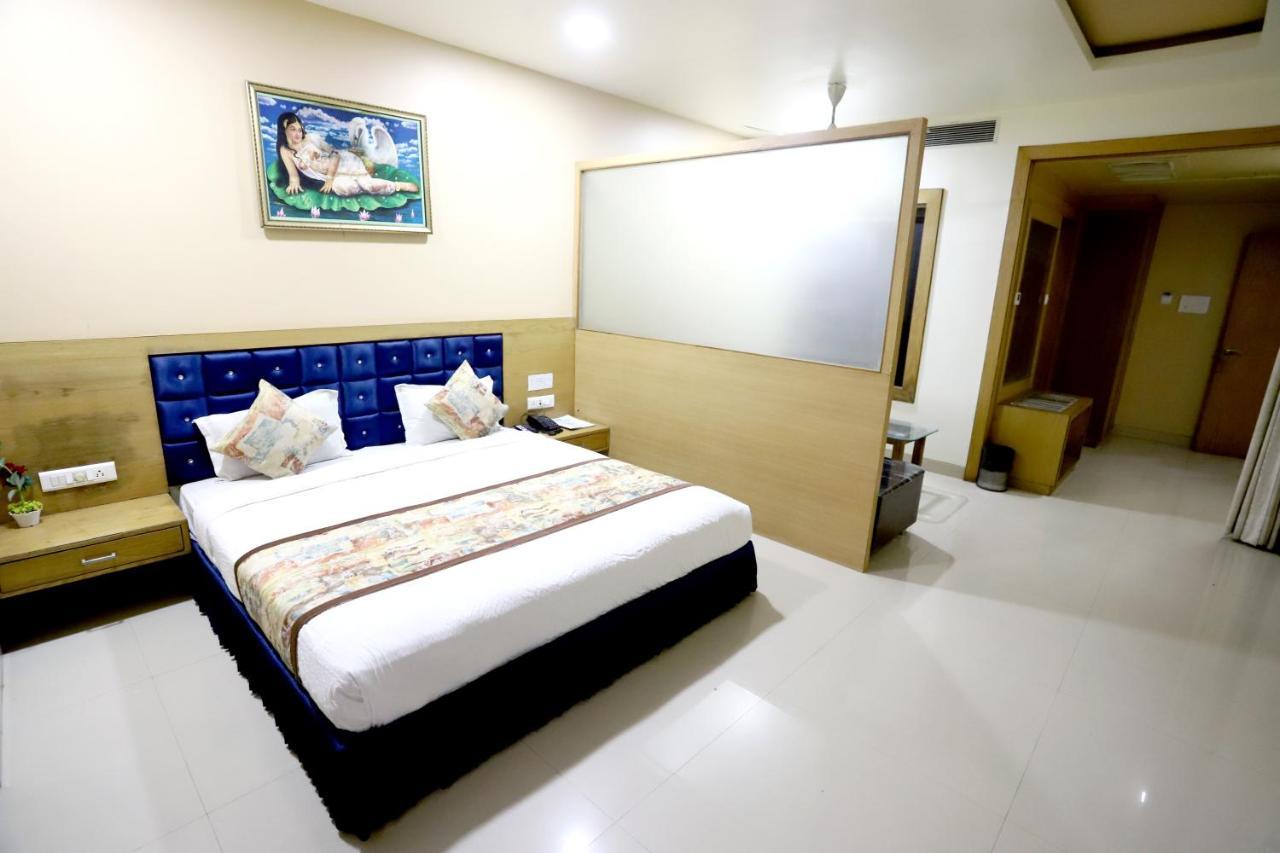 Hotel Blue Pearl Bhopal Eksteriør billede