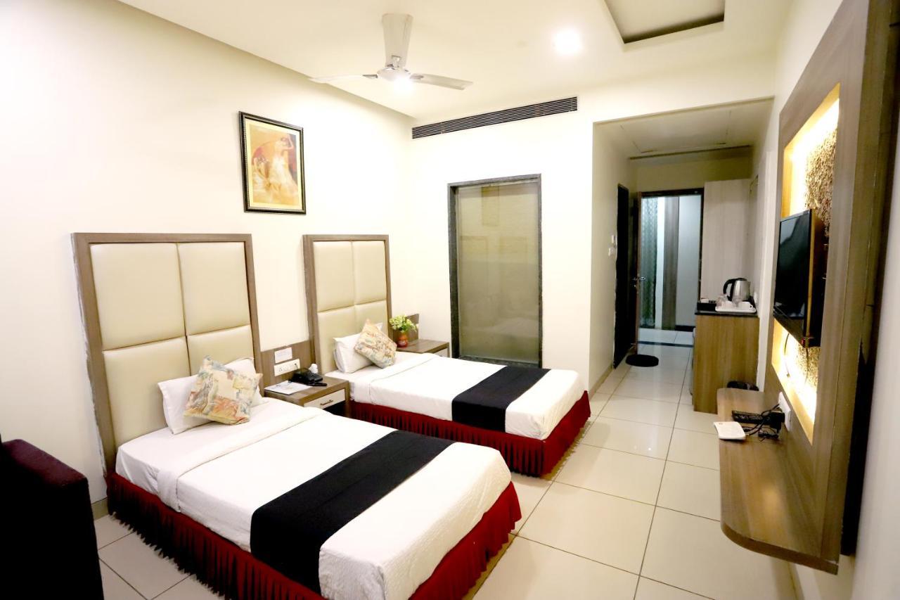 Hotel Blue Pearl Bhopal Eksteriør billede