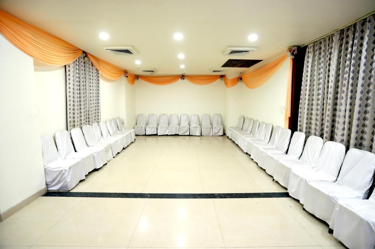 Hotel Blue Pearl Bhopal Eksteriør billede