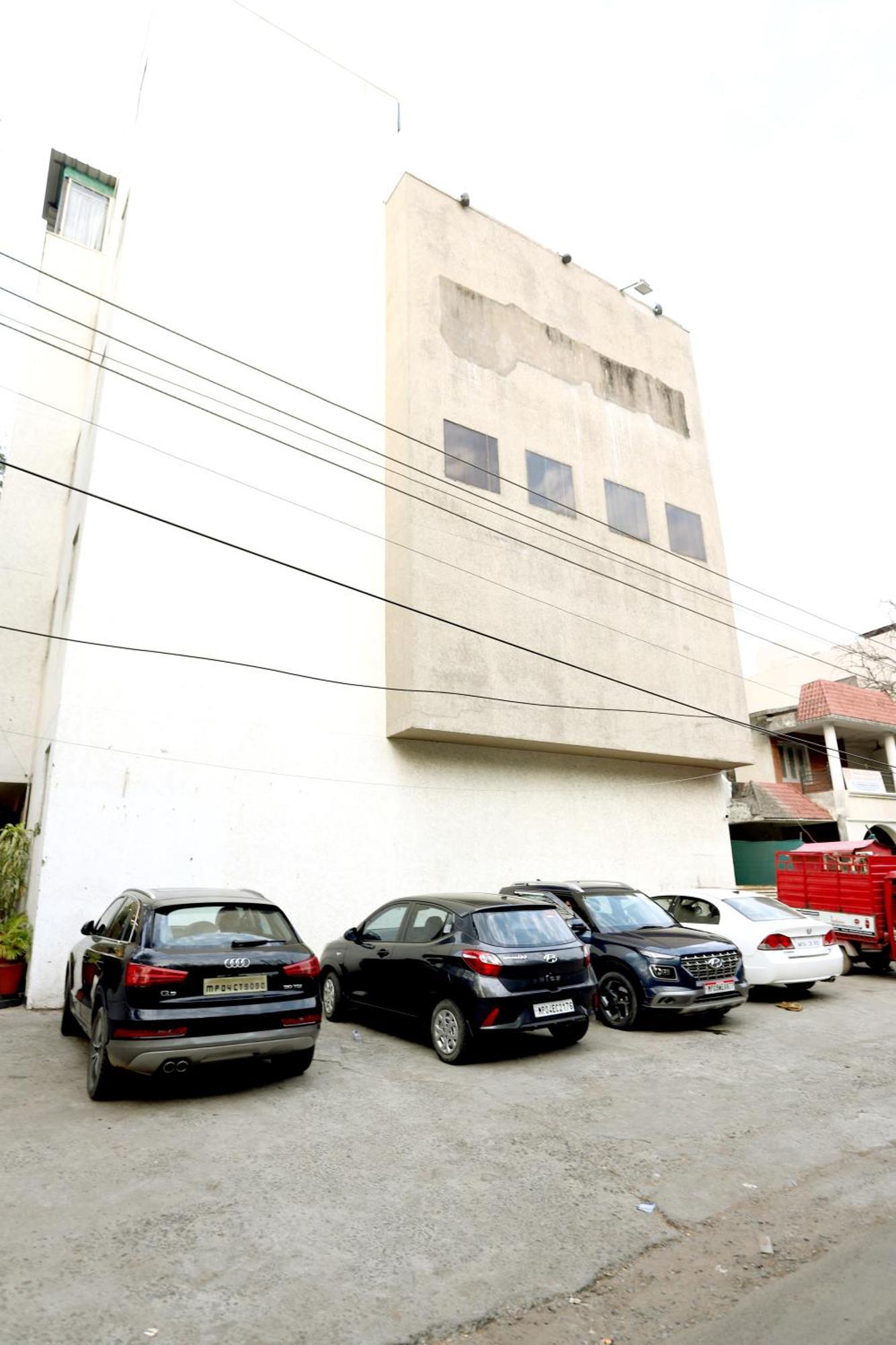 Hotel Blue Pearl Bhopal Eksteriør billede